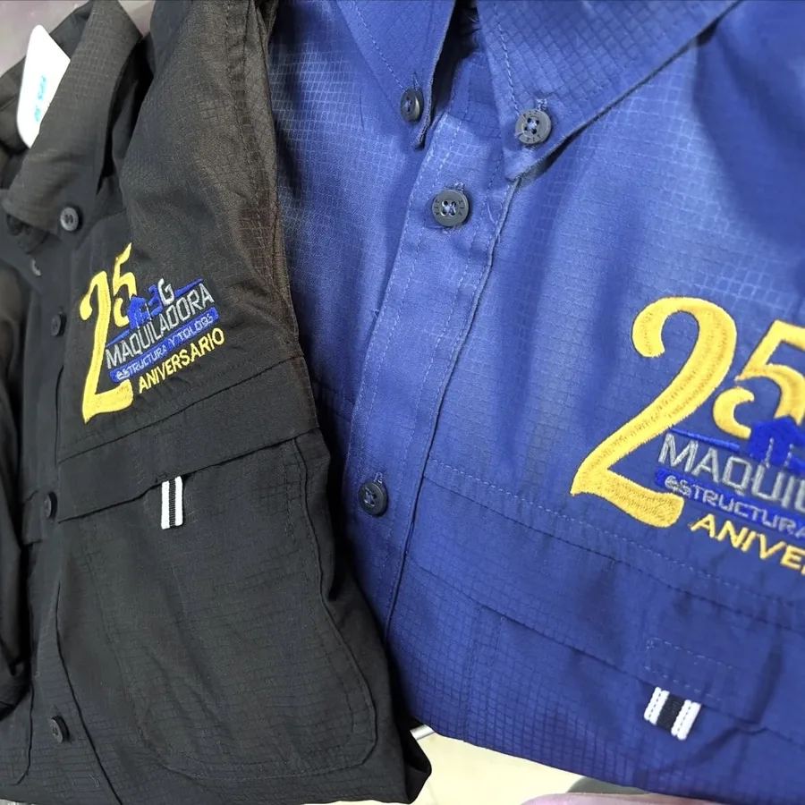 Camisas bordadas personalizadas de aniversario para empresa