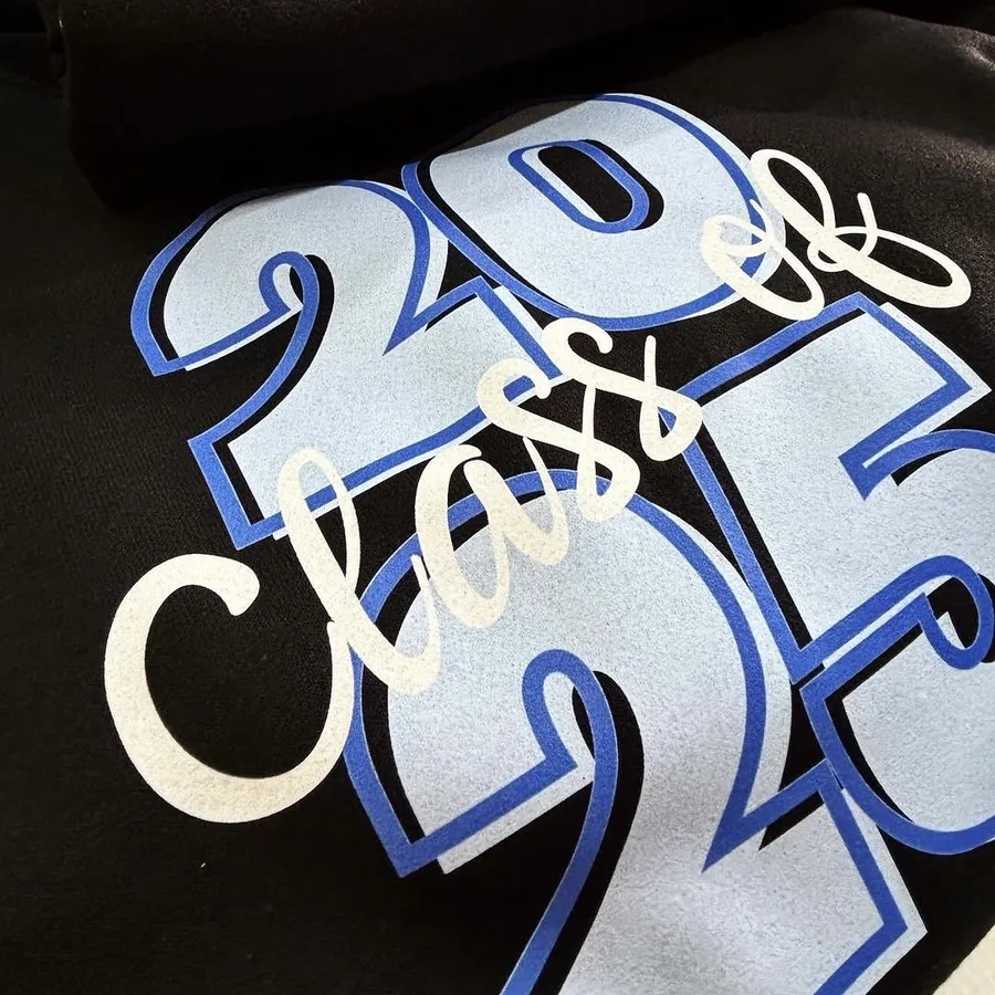 Playera negra personalizada con diseño Class of 2025