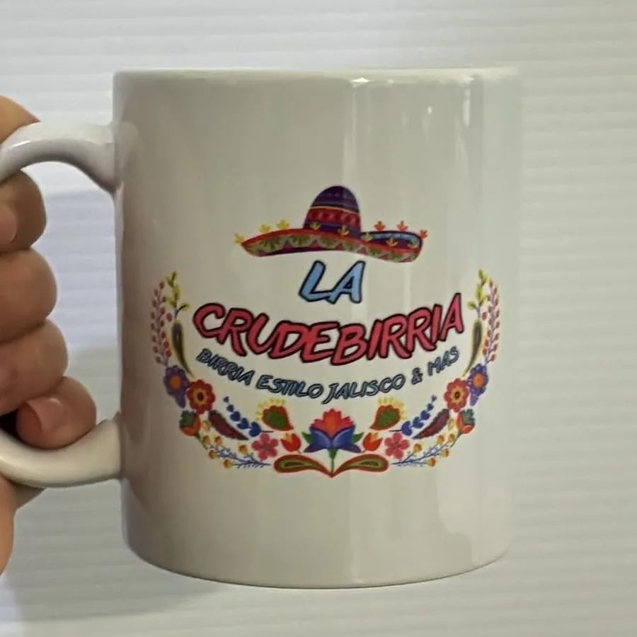 Taza blanca personalizada para La Crudebirria